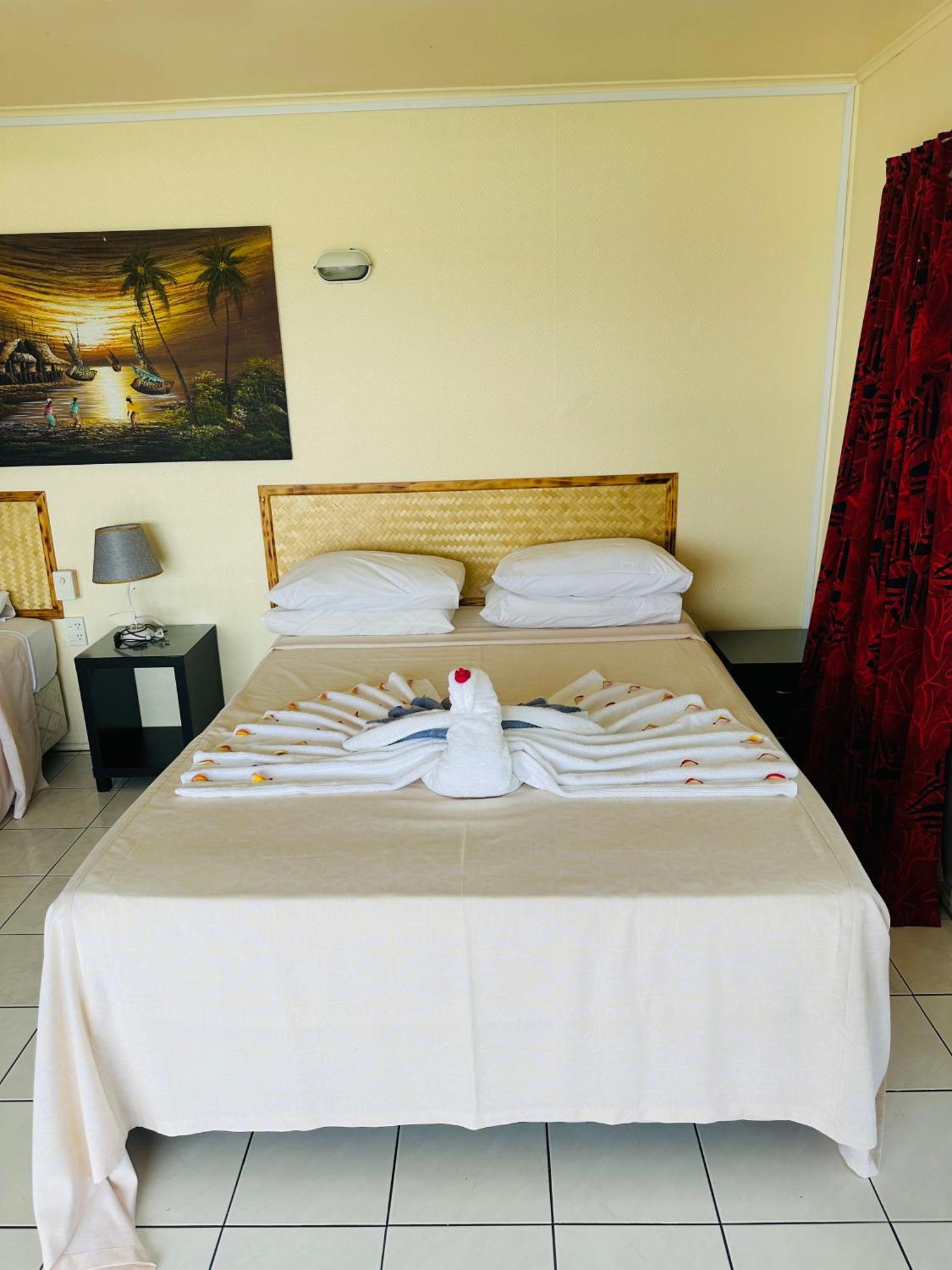 Kiikii Inn & Suites Rarotonga Bagian luar foto